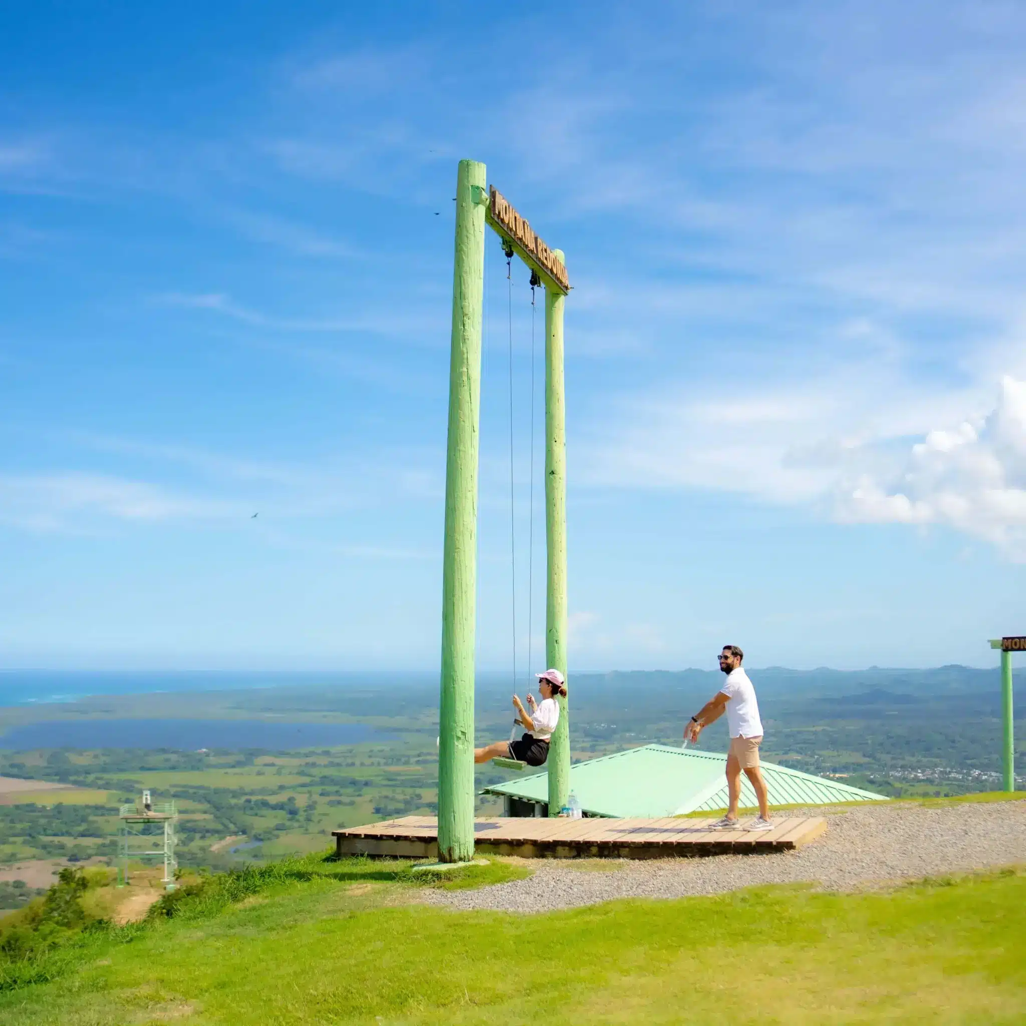 Person pushing another on the Montana Redonda swing